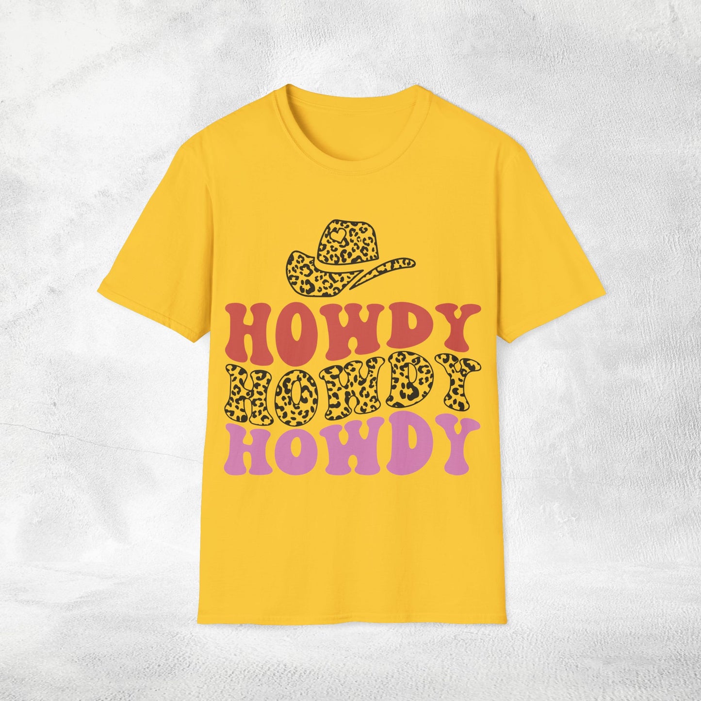 Women's shirt howdy vacation tee